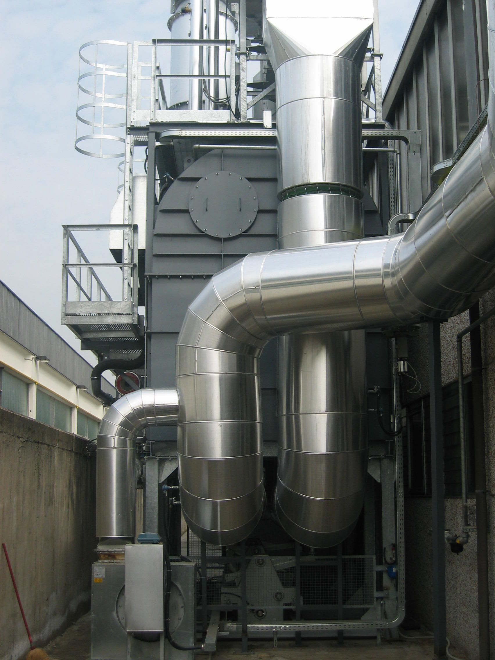 Image of Regenerative thermal Oxidizer and energetic recovery module for  heating, sanitary water. Roto Offset Printing, Italy, 2003 Pollutant ethylene oxide